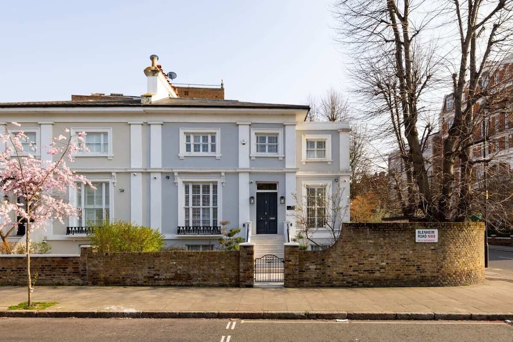 The St John's Wood Hideout - 5bdr Home With Garden
