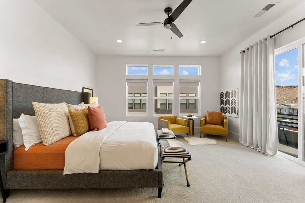 Villa #26 At Bloomington Country Club - Sunset Retreat 4 Bedroom Townhouse