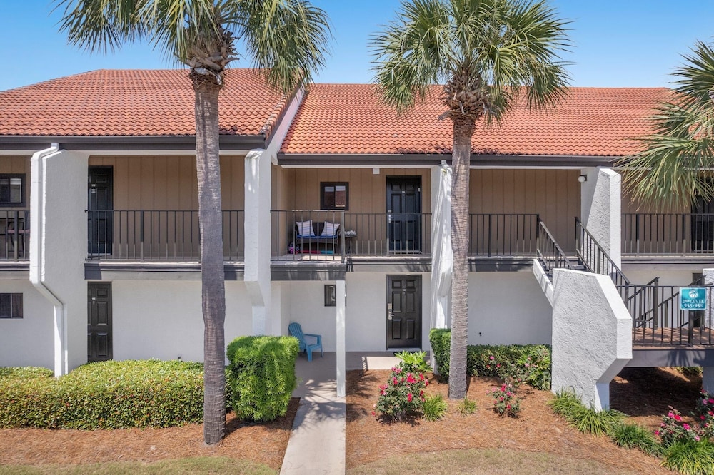 Edgewater Golf Villa 956