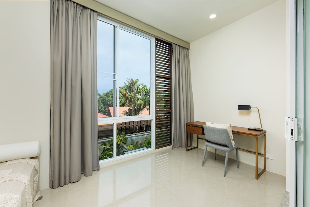 Villa Aura 3BR Private Pool Near Naiharn