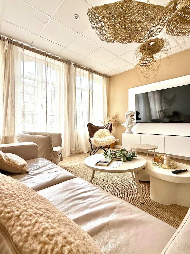 Spacious duplex in the center