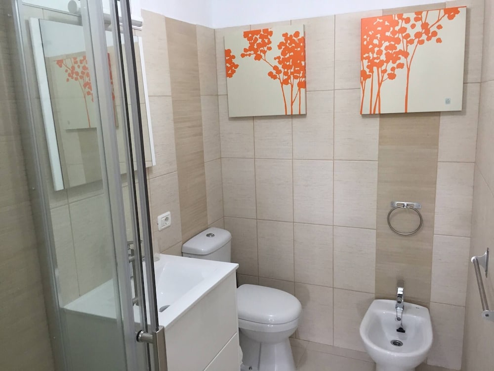 Delicious Los Cristianos,achacay,2bdr & 2bathr Beach Close Wifi Free