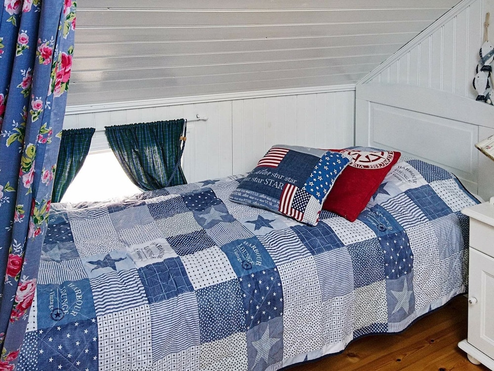Holiday Home in Grundsund view 3