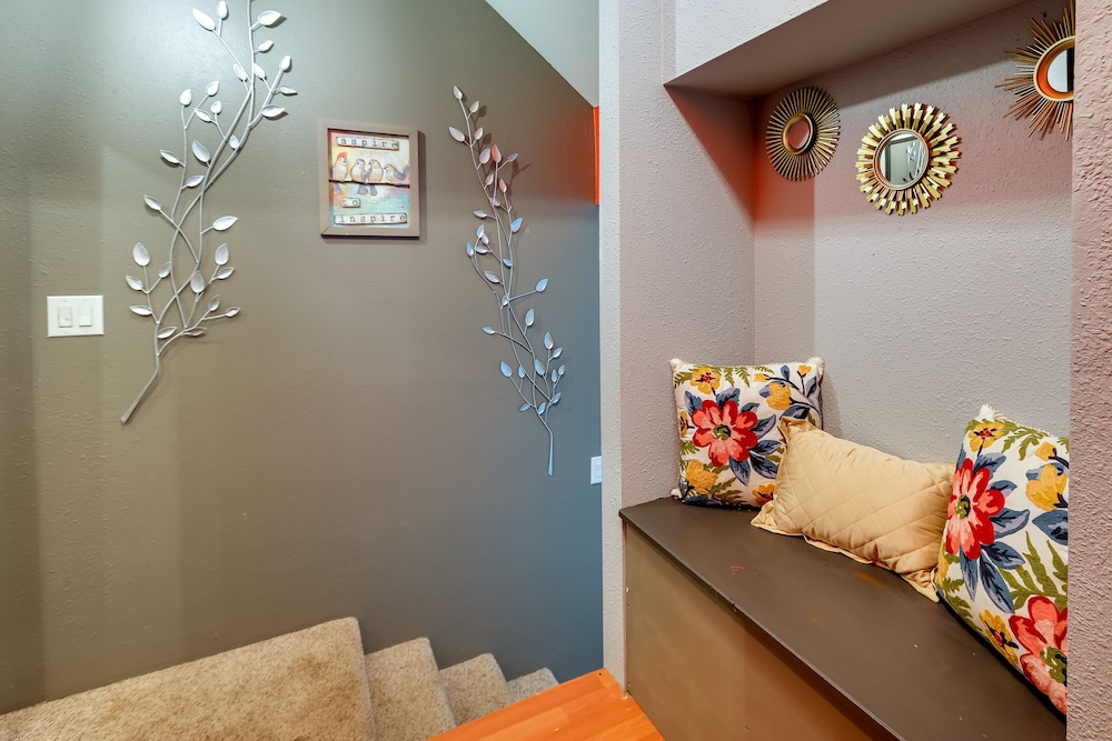 Hotel Cozy Apartment in Fairbanks ~ 2 Mi to Downtown! - Image 1