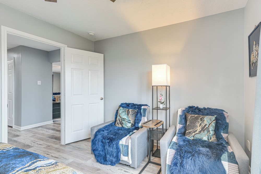 Private Home on Lagoon w/ Views in Hitchcock!