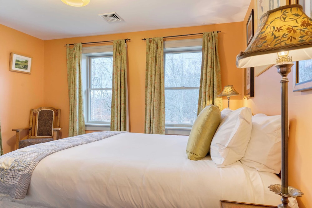Catskill Park Farm by Avantstay Huge Yard, Fire Pit Near Windham Ski Resort