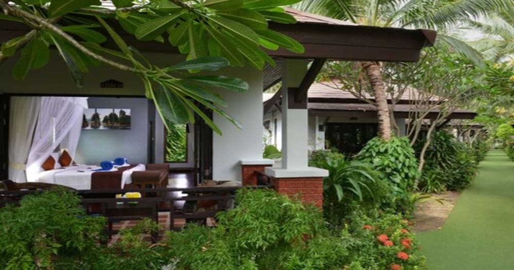 Phangan Bayshore Resort