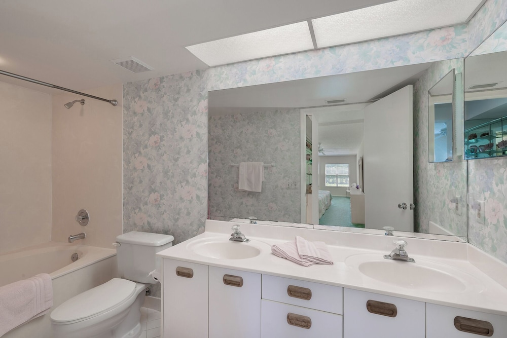 Vista Verde North 6-142 by Distinctive Beach Rentals