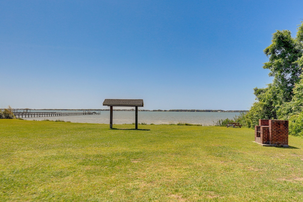 Well-equipped Morehead City Home ~ 5 Mi to Beach! view 2