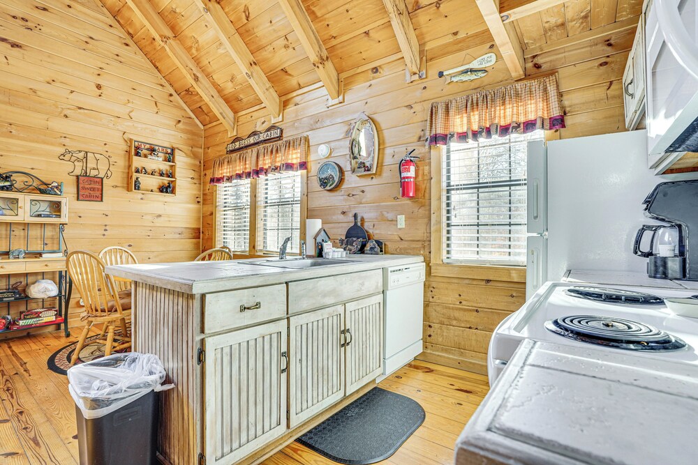 Sevierville Angler's Cabin w/ Pond Access!