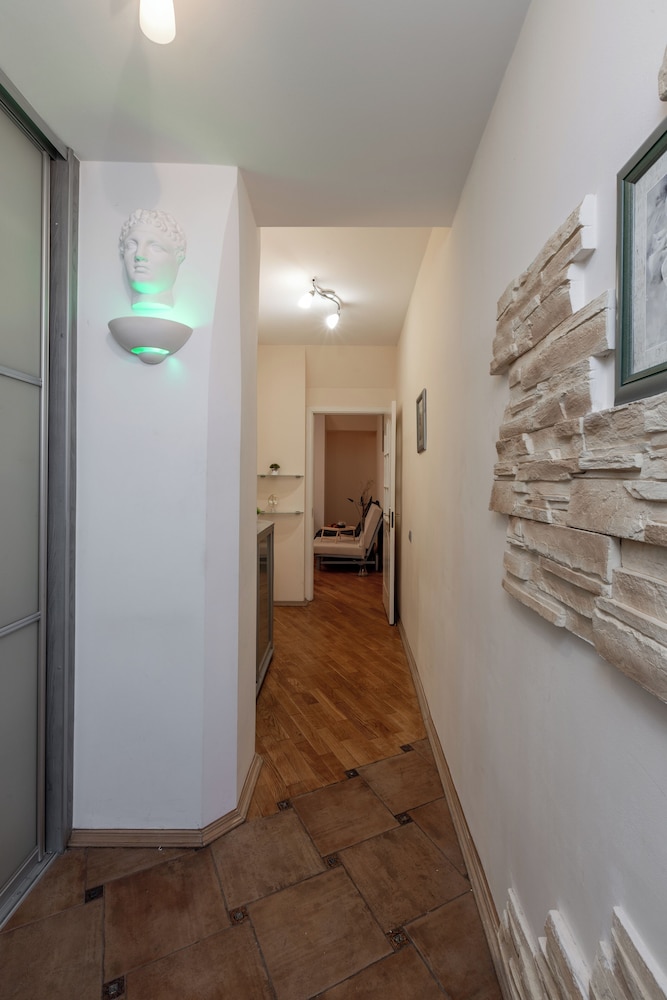 Spacious apartments near Pobedy Square