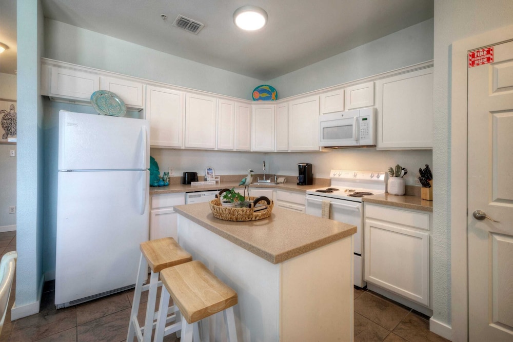 Sleeps 24 4 Costa Bahia Units w/ Pool & Beach Access