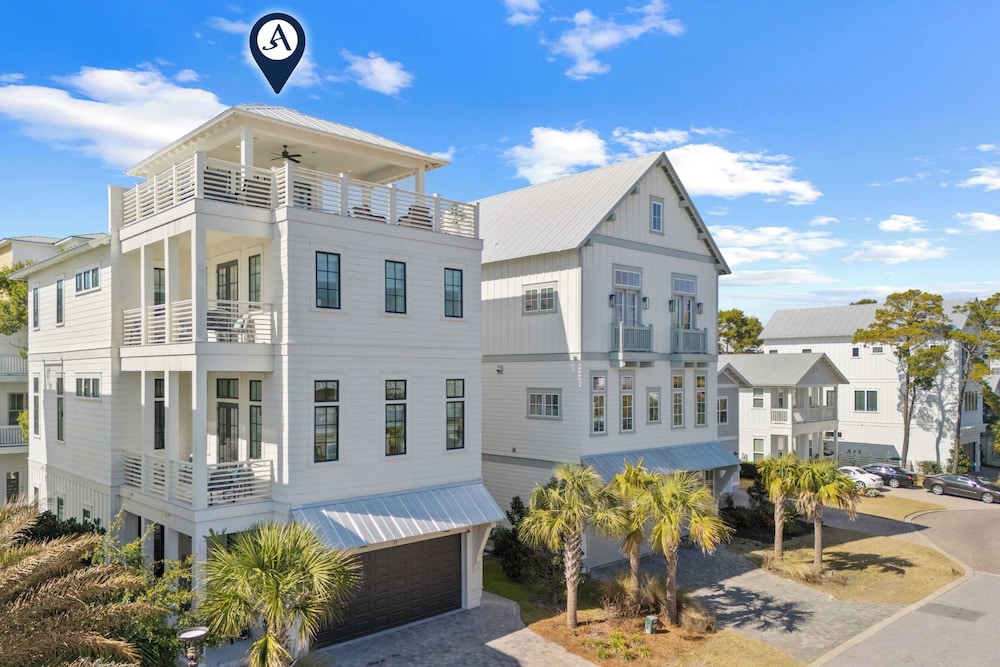 Rooftop Deck w/ Views, Pool, Luxury 5bdr Resorting To Happiness by Avantstay