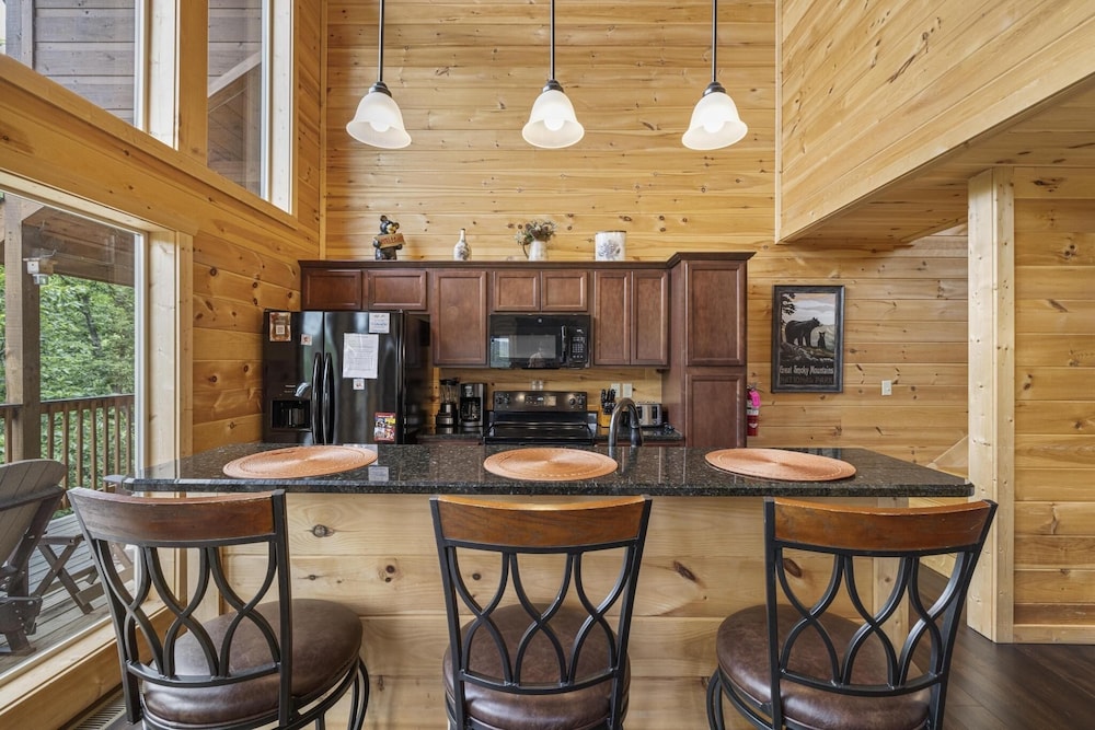 A Gathering Place - 3 Bedrooms, 3 Baths, Sleeps 8 3 Cabin by RedAwning view 5