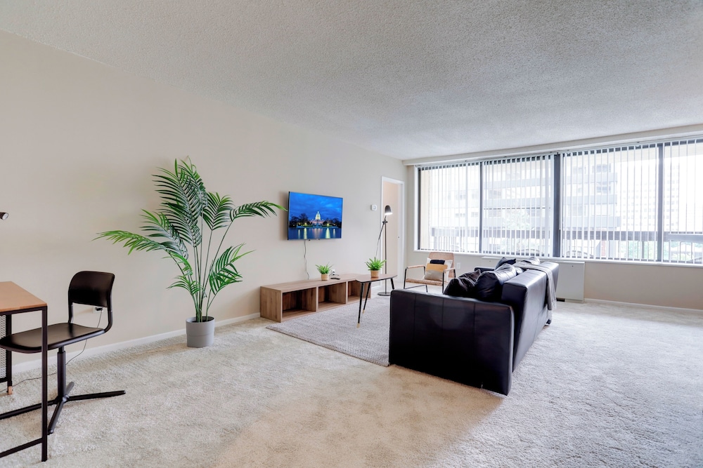 Modern Apartment with Top Amenities