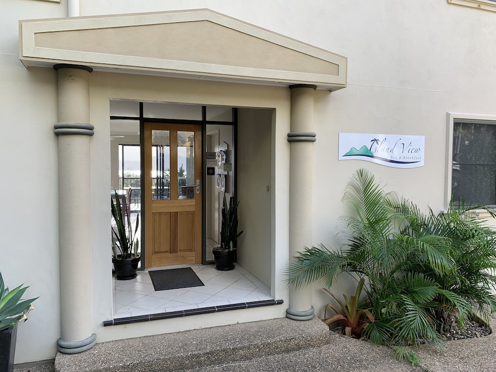 Hotel Island View - Image 1