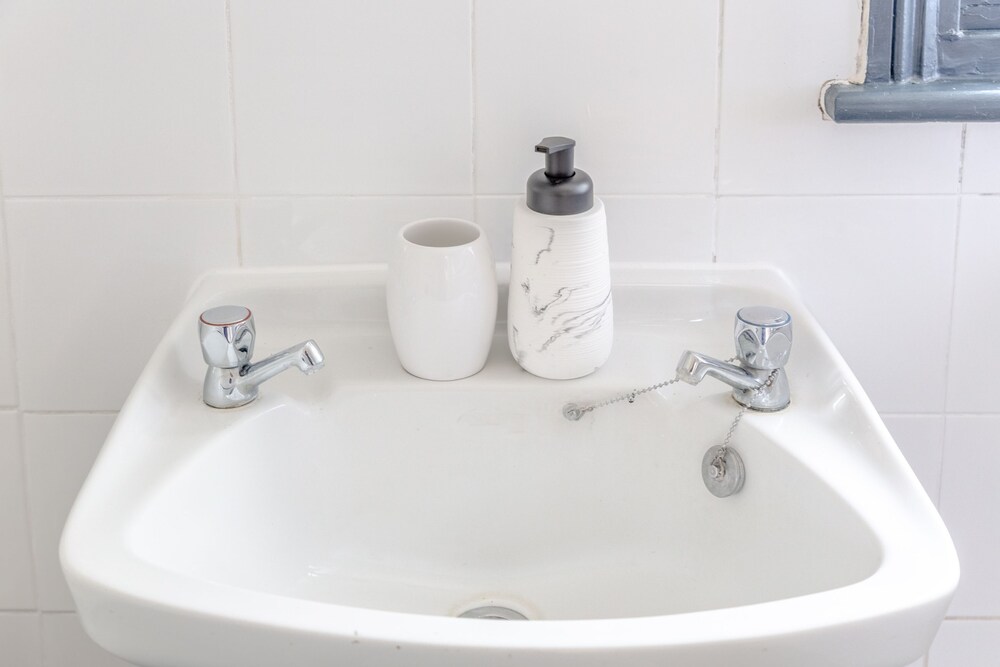 Spacious 3 Bedroom Flat in Brixton