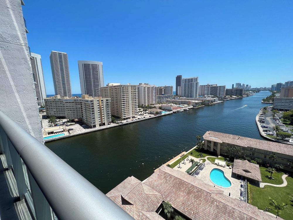 Luxury Great View 1503