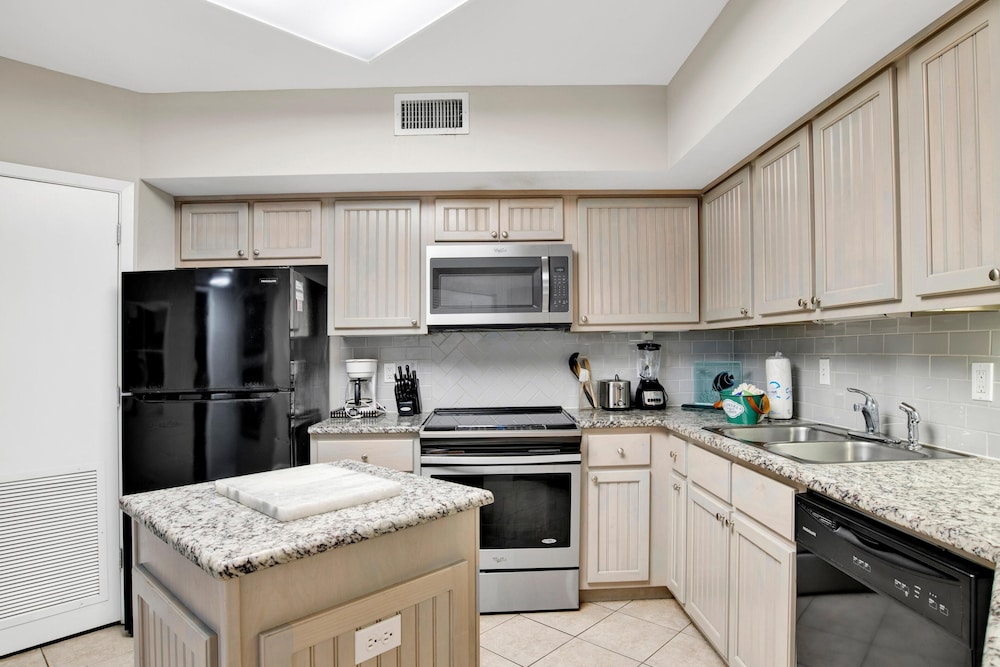 Windward Pointe 1002