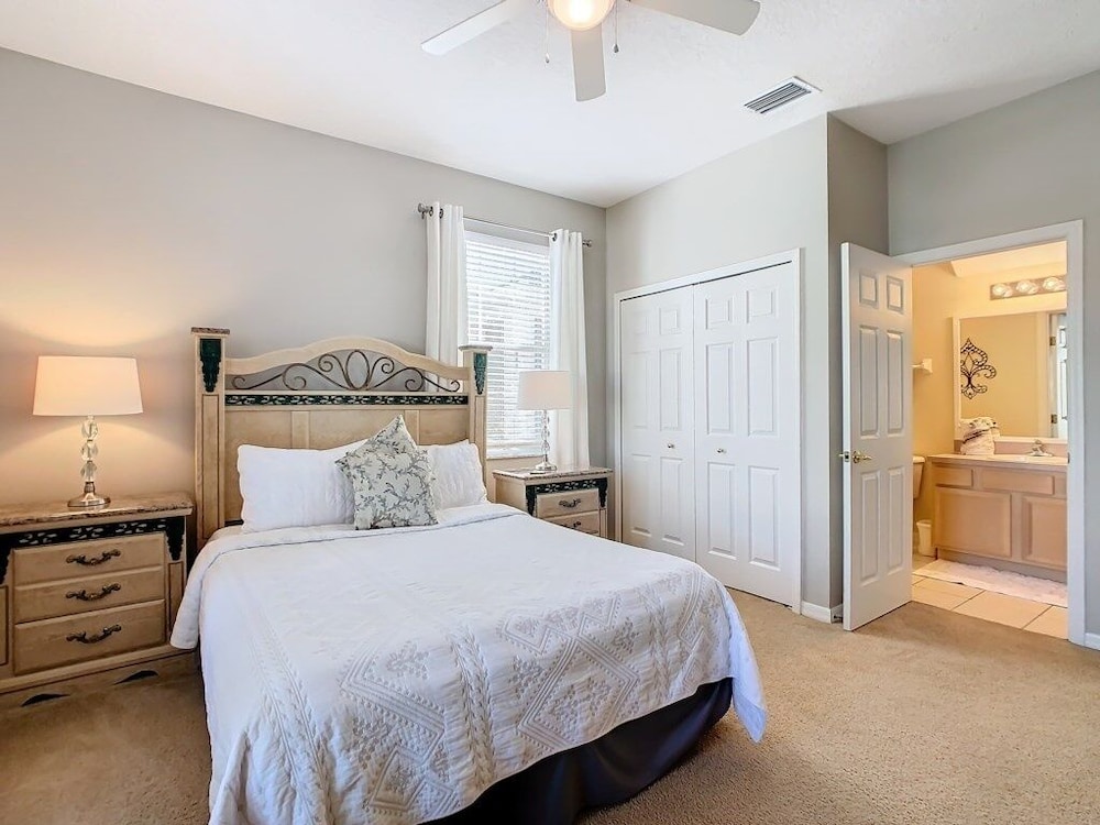 Spacious 5br Home W/ Private Pool+spa In Scenic Davenport Location 5 Bedroom Villa