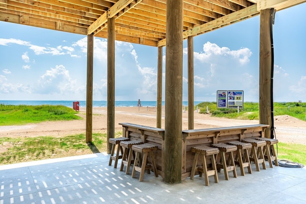 Oceanfront Manor 4 Bedroom Home