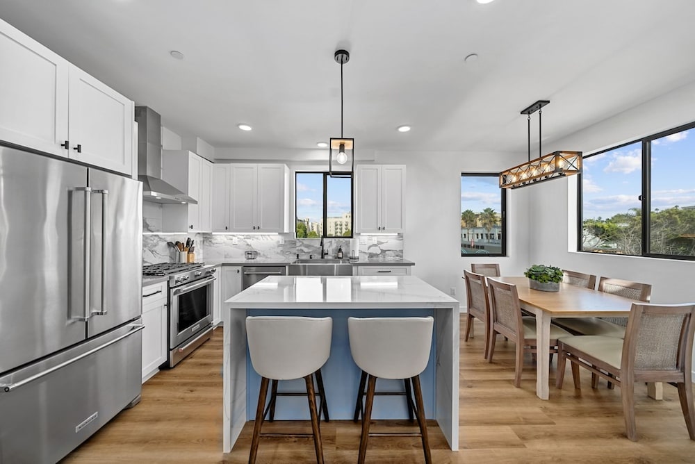 Rooftop Home With Ocean View Private Parking