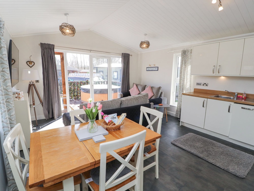 Duckling Lodge