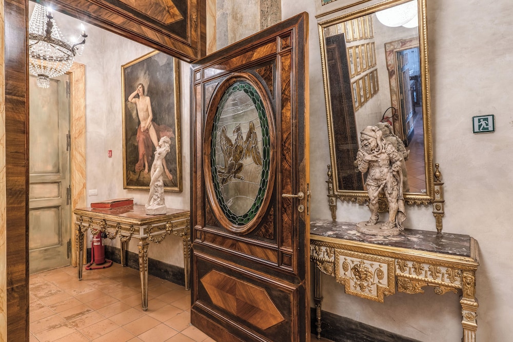 Palazzo Doria Suites