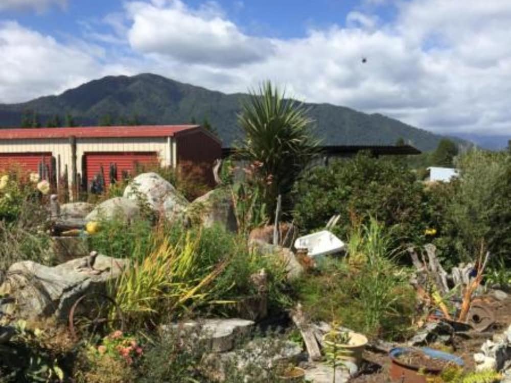 Kokatahi Valley Country Inn