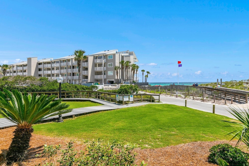 Beachside Villas 611