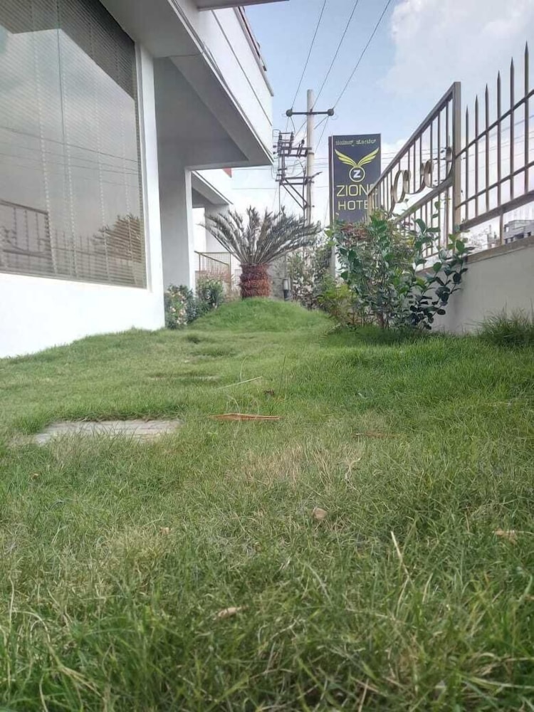 Photo 8