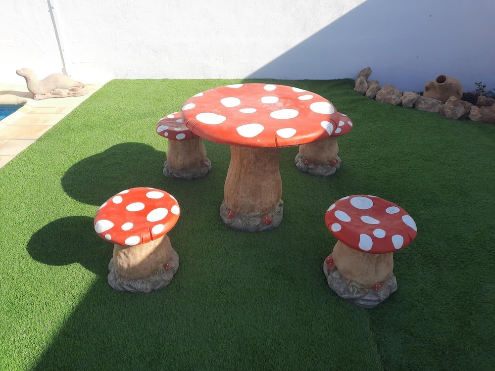 Lorca- Cottage - Sleeps 4 - pet Friendly - Pool