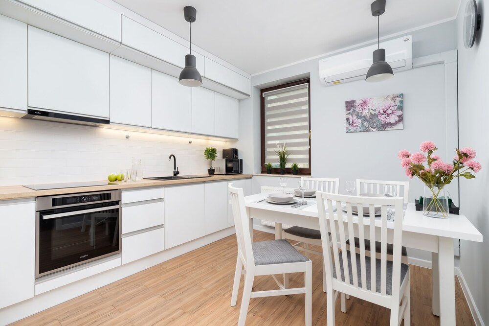Apartment Cystersow Cracow by Renters view 4