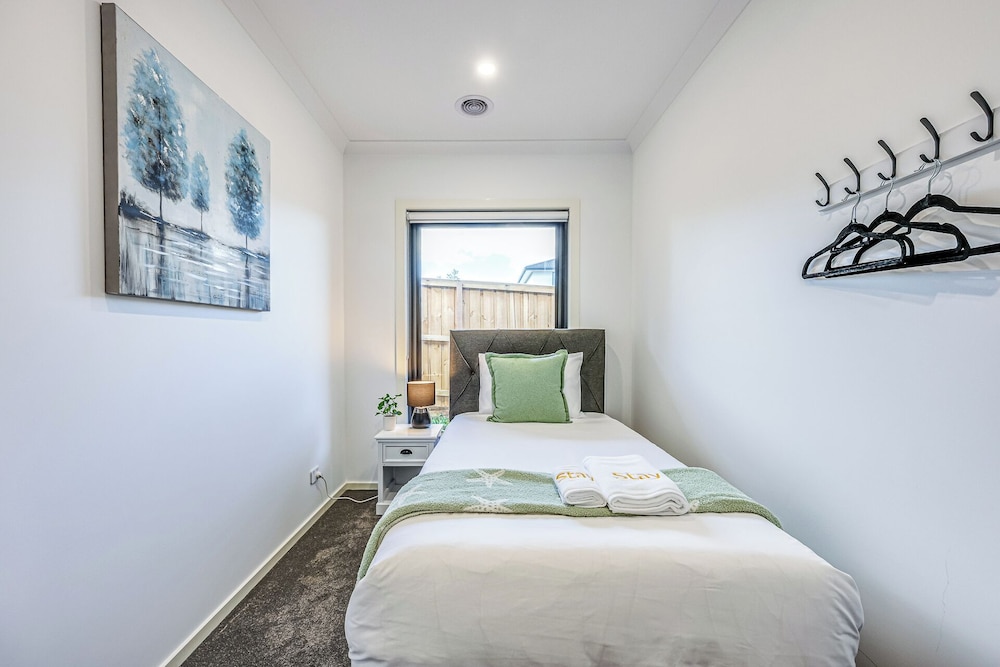 StayAU Officer Newly 5BRM Homley Villa House