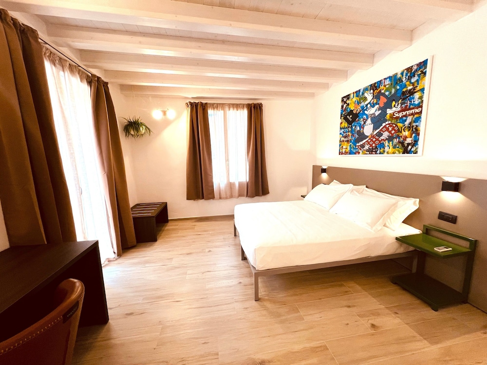 5 Terre hub suite