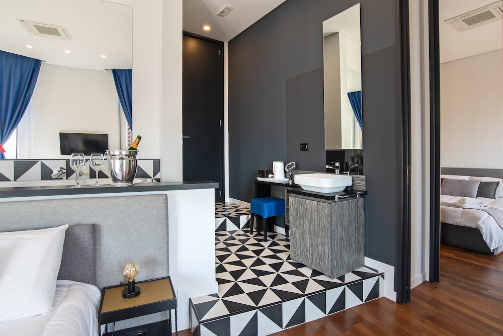 Gram Suites