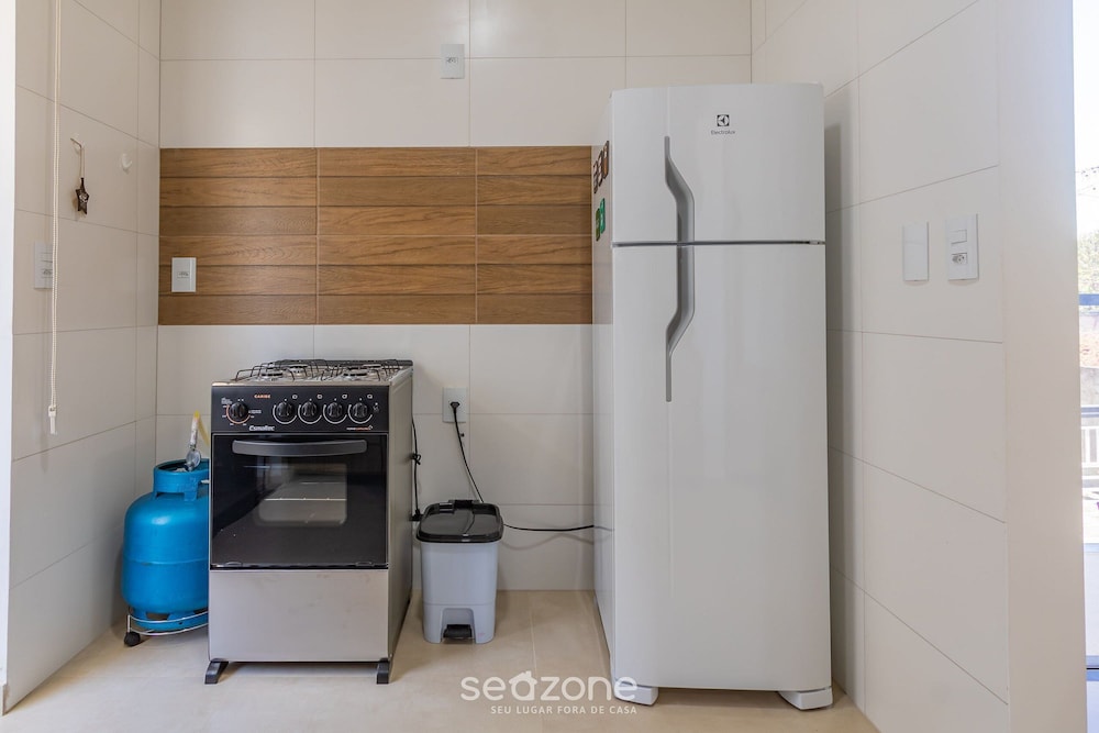 Condominium With Pool 950m From the Beach - PDM