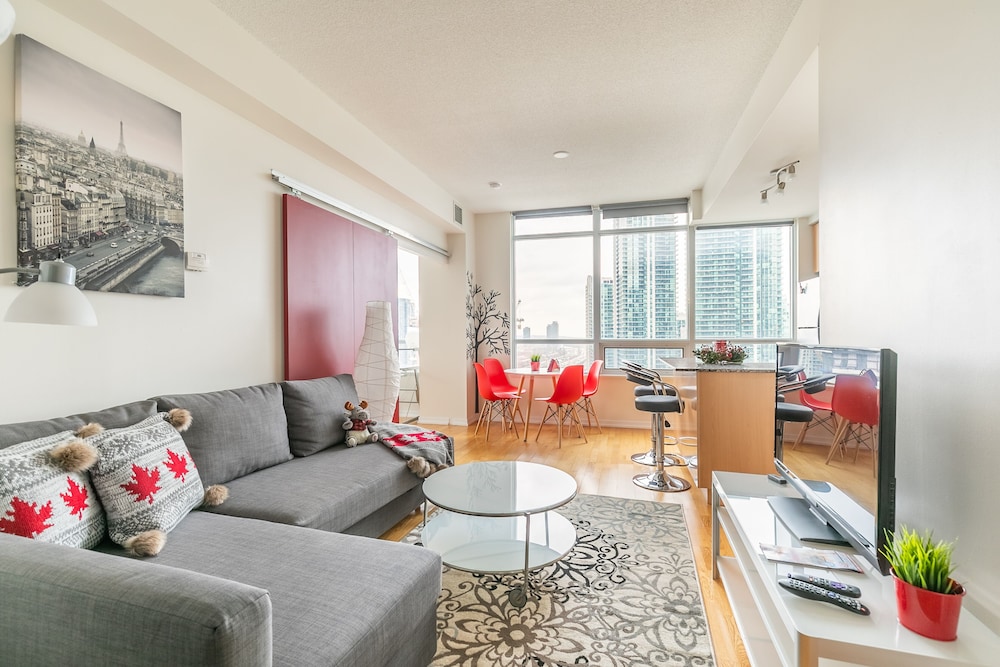 Stylish 1BR in Heart of City 2204 - Image 5