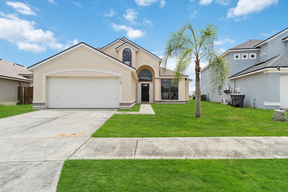 5/3 Private Pool House Near all Famous Attractions!!!