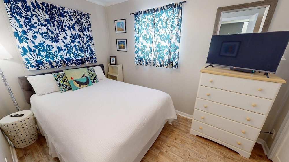 Beach Racquet B by Tybee Vacation Rentals