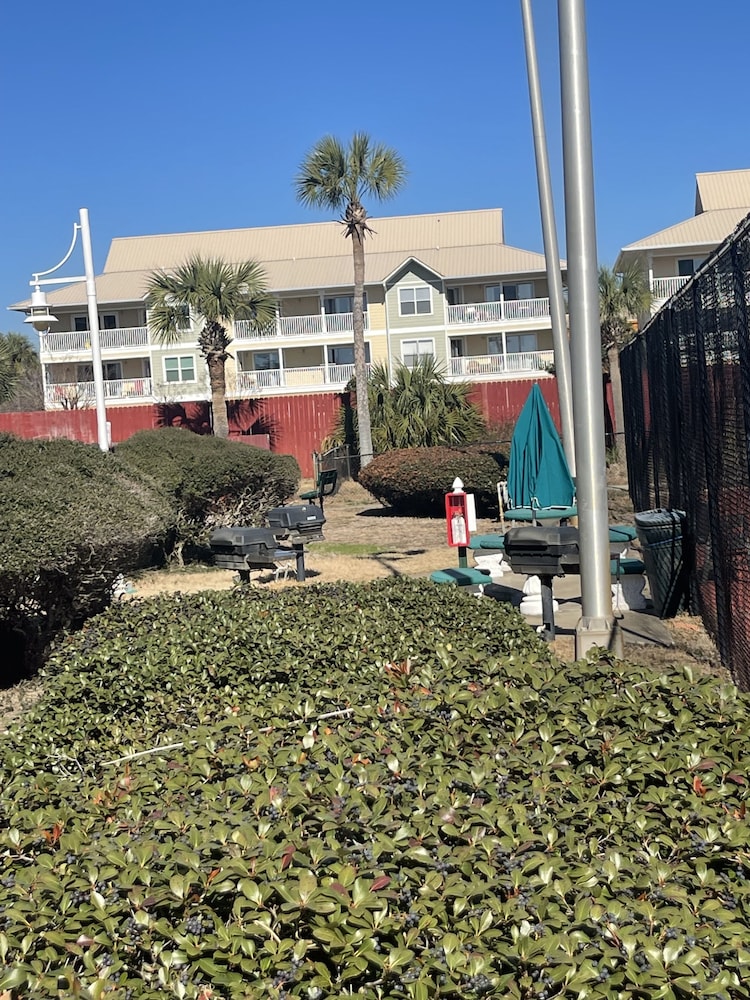 Getaways at Destin Holiday Beach Resort