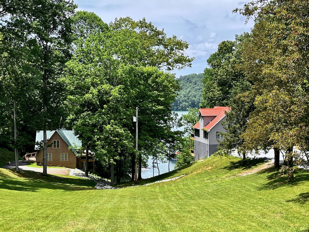 Deerfield Hideaway At Old Rocky 5 Bedroom Home