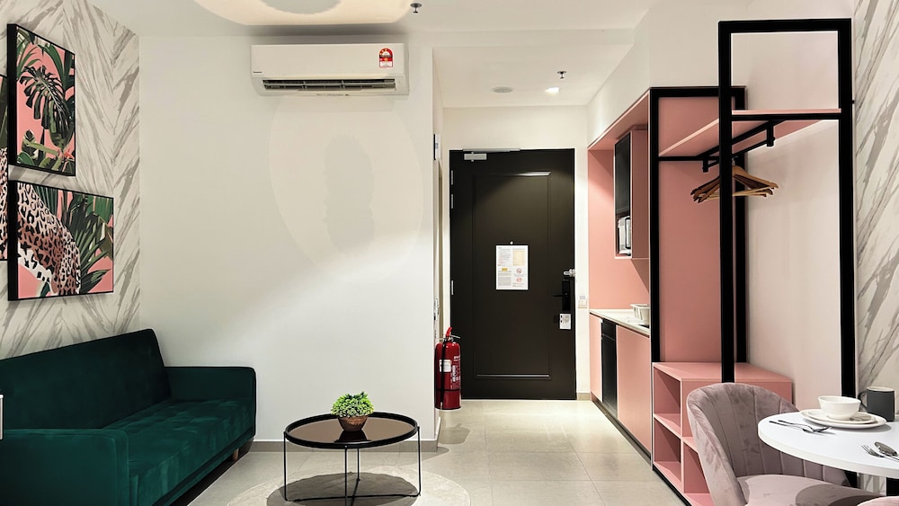 The Paxtonz by Manhattan Group