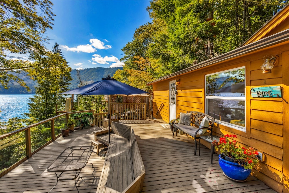 Reed s Cove Cabin in Hoodsport