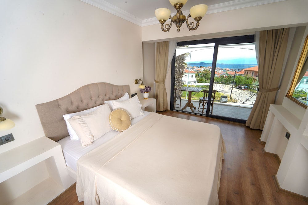 Cunda House Küçük Otel - Image 31