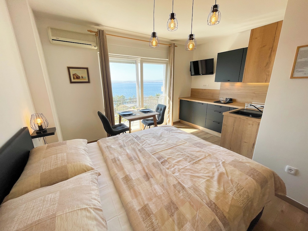 Studio Apartman Kira 5