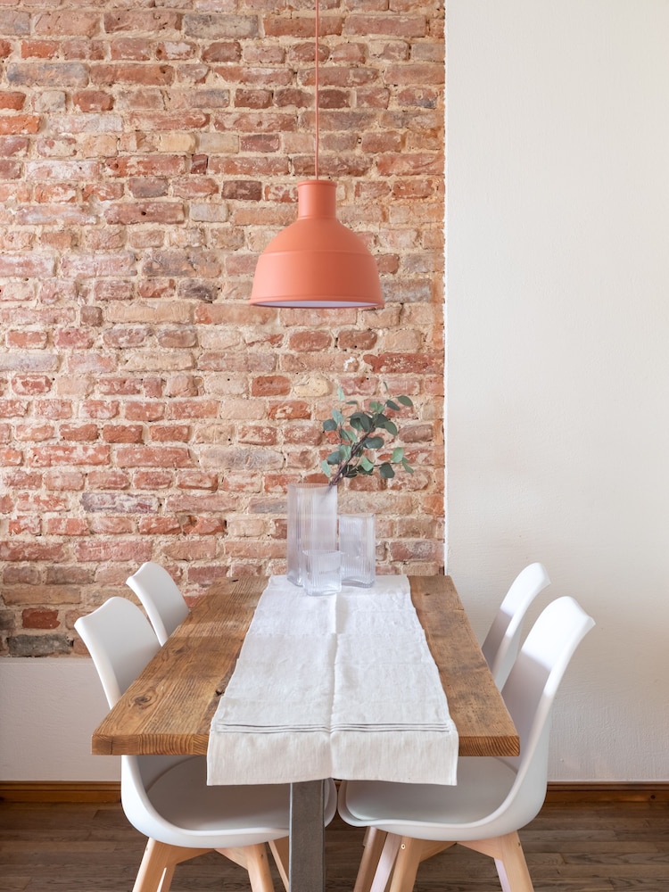 Schoenhouse Avenue by Limehome