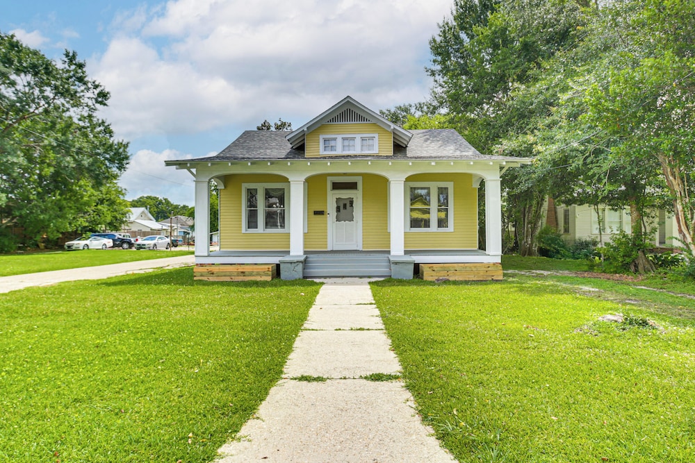 Walk to Restaurants & Shops: Dtwn Franklin Retreat