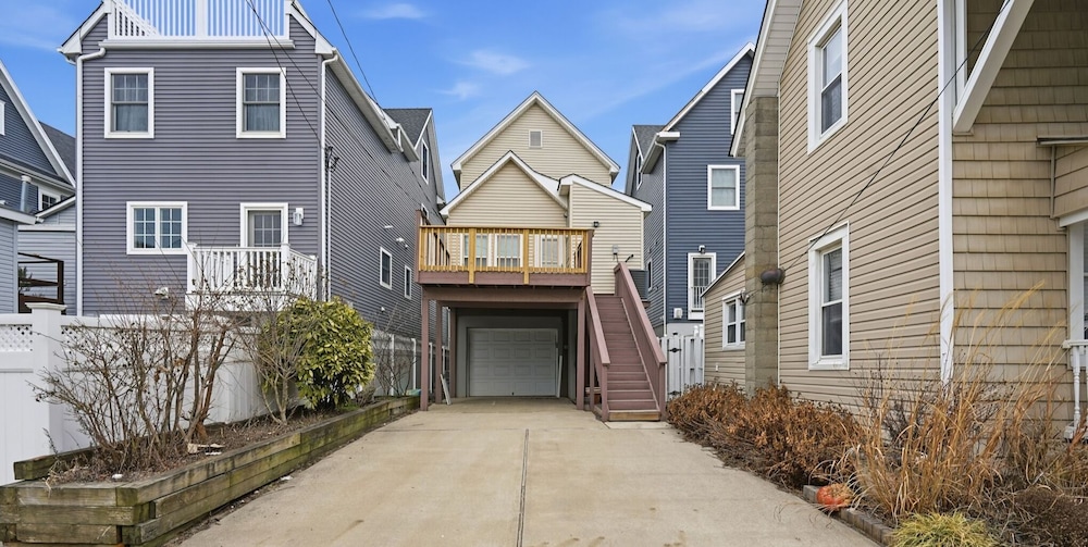 Sea Bright Gem Steps To Beach + Parking 4 Bedroom Home
