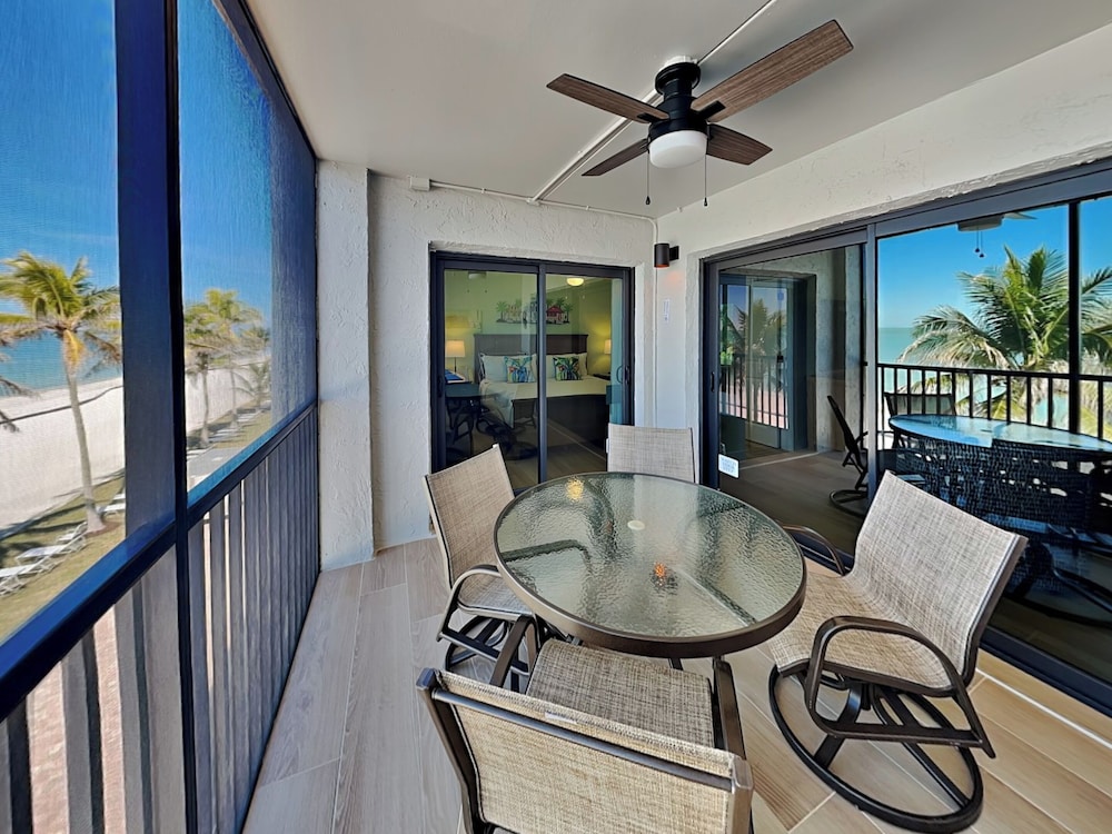 Seaside 3 by Distinctive Beach Rentals